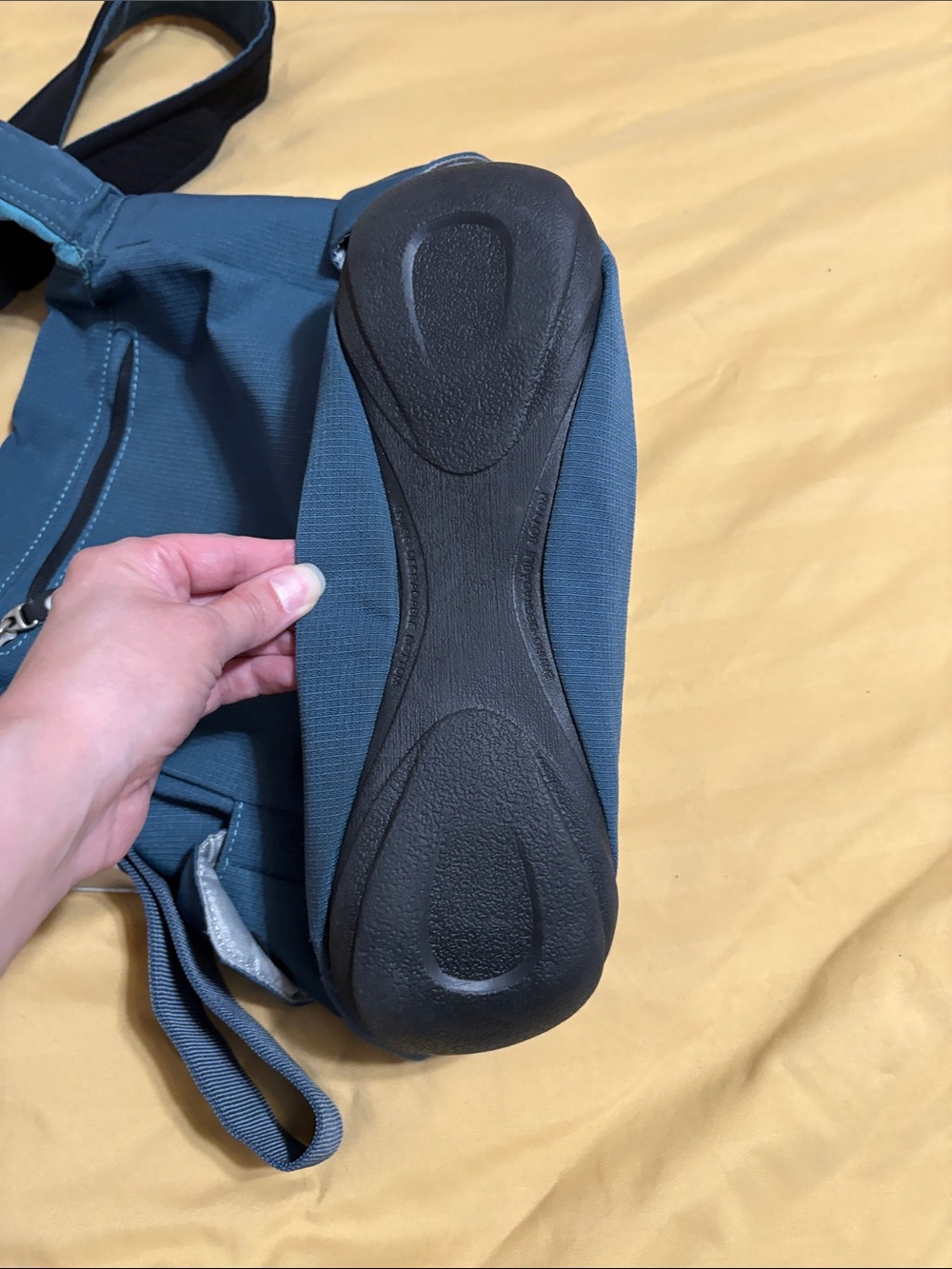 Keen Men's Two-Tone Blue Messenger Bag - Picture 4 of 7